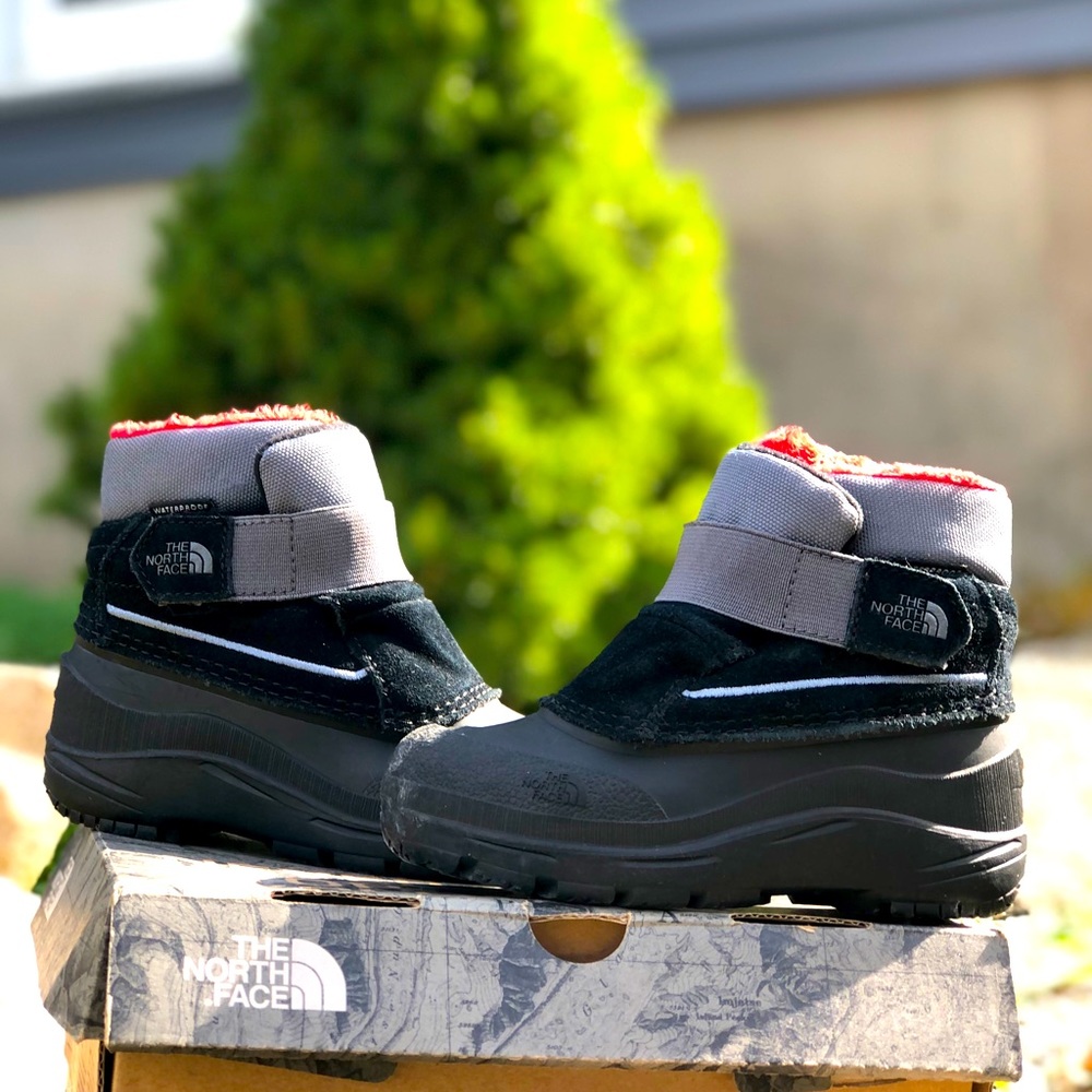 One Winter NorthFace Snow Boots